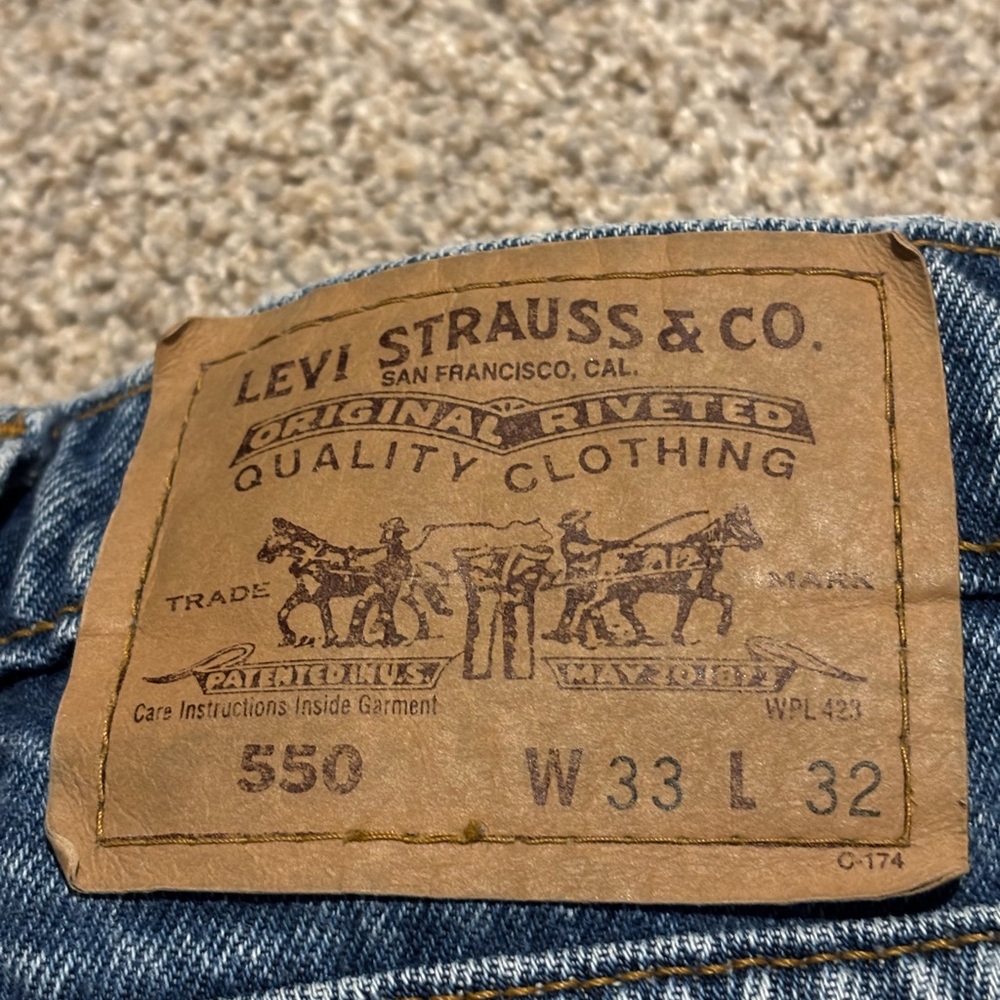 Levi's Relaxed Blue Jeans 550